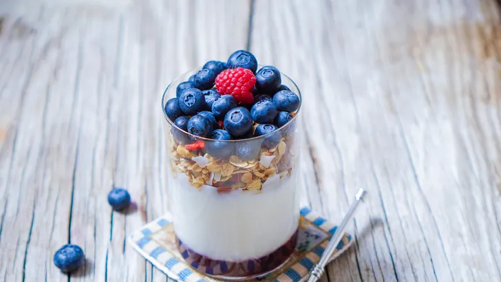 Yoghurt als ontbijt kan goed zijn voor je mentale gezondheid