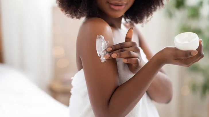 Voelt je huid trekkerig aan ondanks je bodyolie? Tijd voor een upgrade! Ontdek waarom romige body-butter jouw nieuwe beautygeheim is.