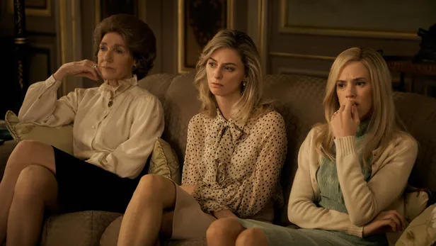 Naast Claire en Laura zien we ook Elsie de Brauw (Beatrix) en Delfina Chaves (Máxima) terug in de serie. 