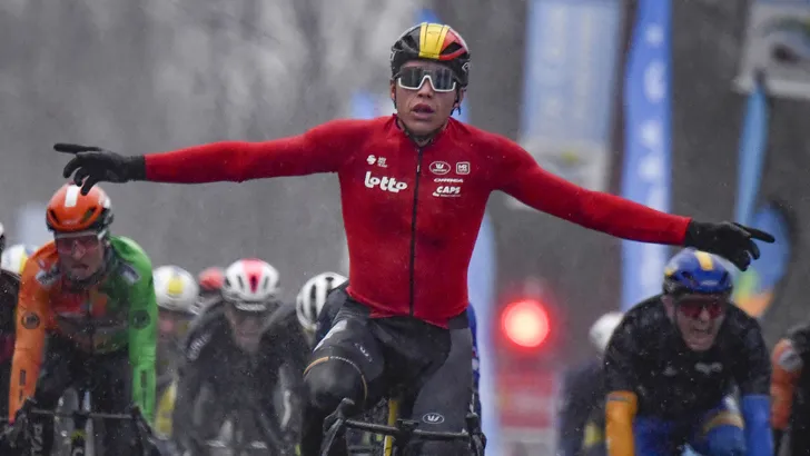 arnaud de lie wint in besseges