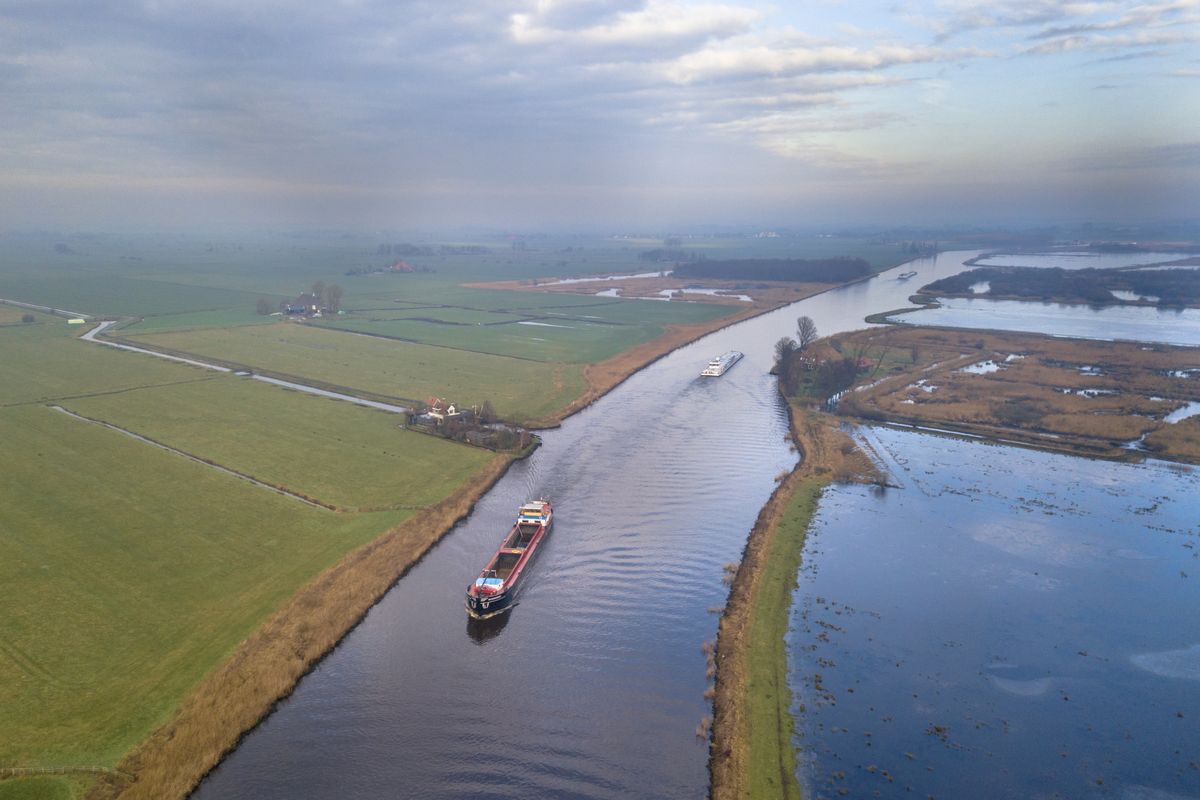 Jacht zinkt na aanvaring met binnenvaartschip in Friesland