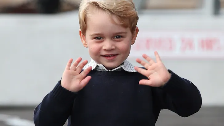 Zo ziet de eerste schooldag van prins George eruit