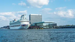 Amsterdam bant cruiseschepen vanaf 2035: Goed nieuws voor superjachts