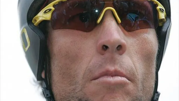 Zware beschuldigingen aan adres Armstrong