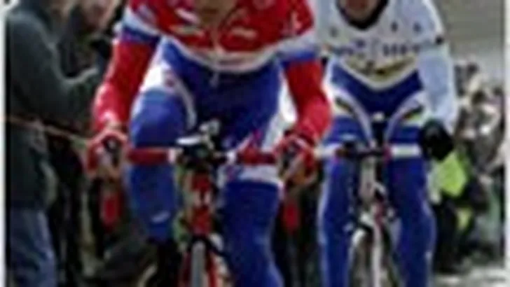 Van Bon derde in Het Volk