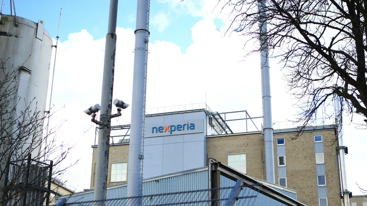 Nederlandse rechter buigt zich over machtsstrijd bij chipmaker Nexperia: Chinese eigenaar vecht schorsing aan