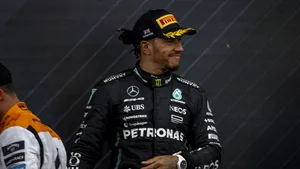 Lewis Hamilton pakt pole in Hongarije! 