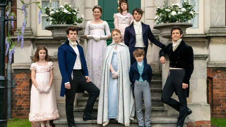 BRIDGERTON (2020) - RUTH GEMMELL  - WILL TILSTON  - PHOEBE DYNEVOR  - CLAUDIA JESSIE  - LUKE THOMPSON  - FLORENCE HUNT  - JONATHAN BAILEY. Season 1 Chapter 5.