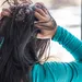 Vrouw grijpt gefrustreerd in haar - ijdel break-up