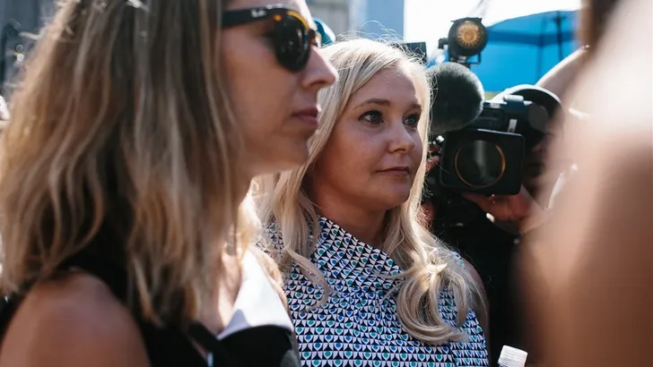 Virginia Giuffre sleept prins Andrew voor de rechter 