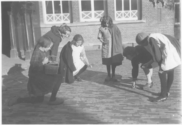 Knikkeren, 1910-1920