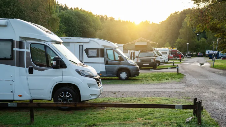 Deze populaire campers worden teruggeroepen omdat een ruit tijdens het rijden kan loskomen