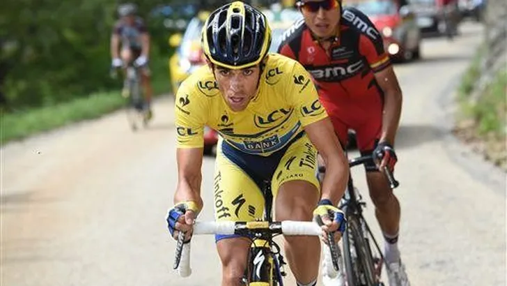 Contador sterk omringd naar de Tour