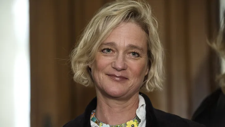 Delphine krijgt (jaren te laat) eindelijk haar babyshower