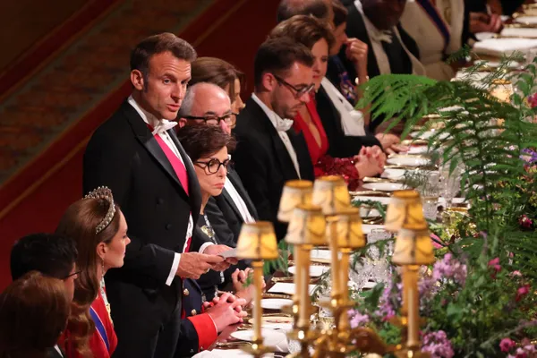 Ook 'monsieur le président' sprak volop lovende woorden over het historische moment.