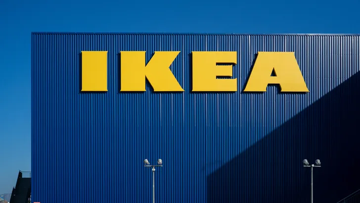 Geen ruimte voor al je kleding? Deze slimme opbergtas van IKEA lost het voor je op