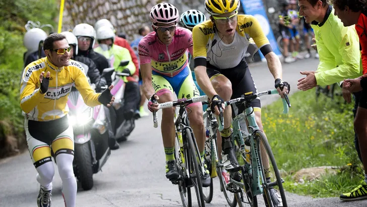 Retro: Inhaalslag Contador op Mortirolo na pechgeval
