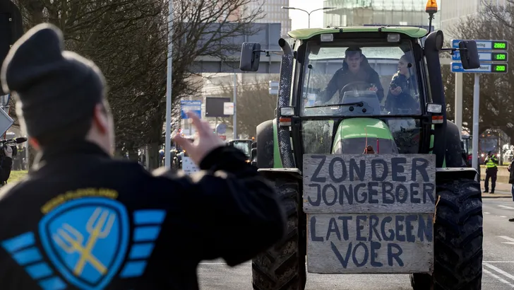 Boerenprotesten beginnen weer: 'We gaan een stevige tik uitdelen, en dit is nog maar het begin'