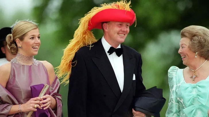 Zien: Royals bijna onherkenbaar door verkleedkostuums