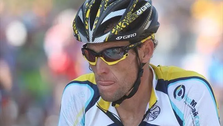 Giro: Armstrong mijdt discussie met media