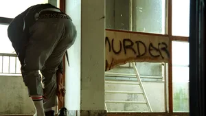 De flat waarin Michael Curiel werd vermoord.