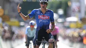 Er was veel te doen om de slaapplekken van veel van de Tour de France-renners tijdens de rustdag. Mathieu van der Poel ontstak zelfs in woede toen hij vernam waar de Tour de France-directie sliep.