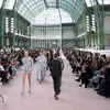 Paris Fashion Week: Chanel zet deze items in de spotlight! | Beau Monde