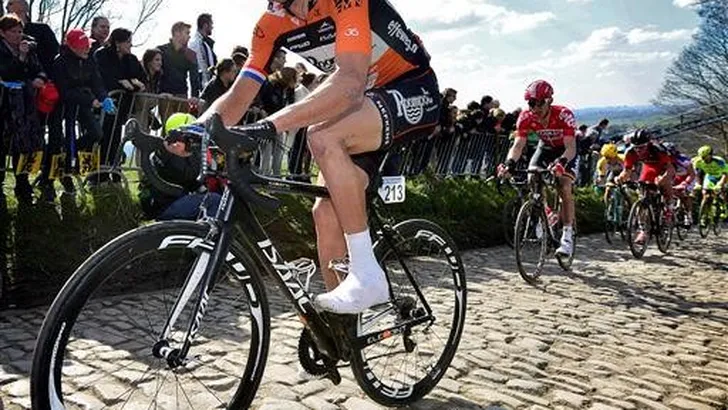 Team Roompot rijdt Ronde van Vlaanderen