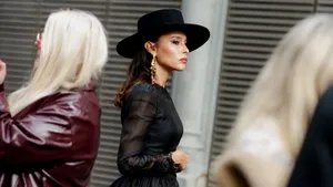 Zó blijft je parfum de hele dag hangen – en ruikt het precies op het juiste moment verleidelijk