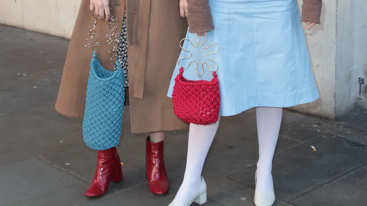 Hilarisch: vrouw komt erachter dat haar rok iets heel anders is