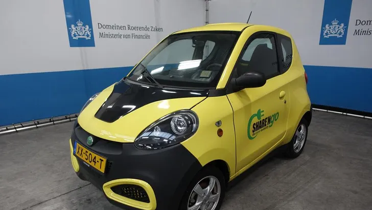Minivloot elektrische deelauto's te koop bij Domeinen