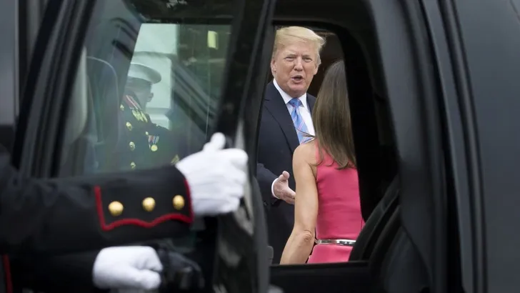 Trump & koninginnen: grab them by the... hand