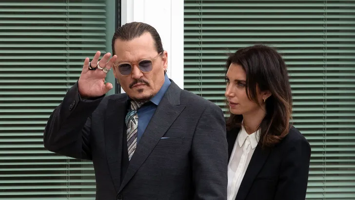 Lees hier de reacties van Johnny Depp en Amber Heard op de uitspraak in hun rechtszaak