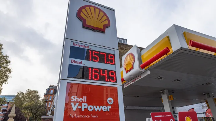Britse overheid dwingt tankstations tot openheid en lanceert verplicht systeem voor realtime prijsvergelijking