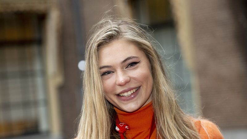 Goeiedag Jutta showt retestrak schaatslijf Panorama