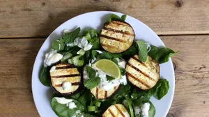 Bo's vegetarische spinazie salade