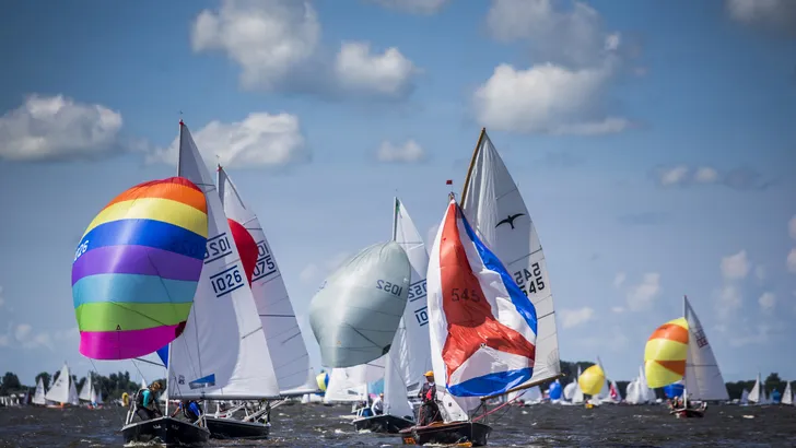 2017-08-06 13:09:48 SNEEK &#8211; Zeilers in actie tijdens de 82e editie van de Sneekweek. Tijdens …