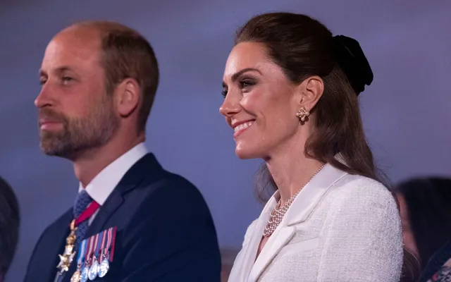 Prins William en Kate Middleton tijdens een concert op de Horse Guards Parade in Londen ter afsluiting van de 80e verjaardag van de herdenkingen van Bevrijdingsdag in het Verenigd Koninkrijk