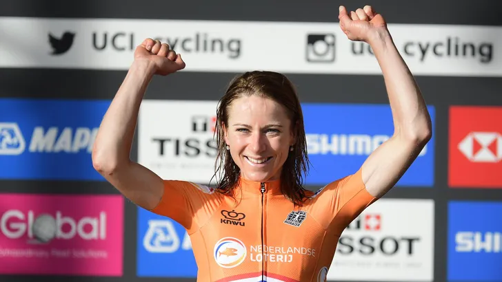 Annemiek van Vleuten doet toch mee aan het WK: 'Gekkenwerk, maar kan het niet geloven'