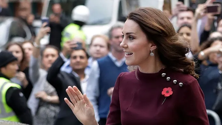 Hertogin Kate: 'Hoe meer knopen hoe beter'