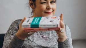 Waarom voelt puzzelen tijdens de vakantie als rust, terwijl je hersenen overuren draaien?