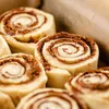 Zo maak je snel kaneelbroodjes uit de airfryer | Noorderland