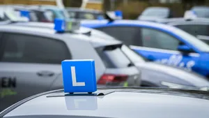 De opmars van Code 78: waarom een hele generatie straks geen 'echte' auto meer mag rijden