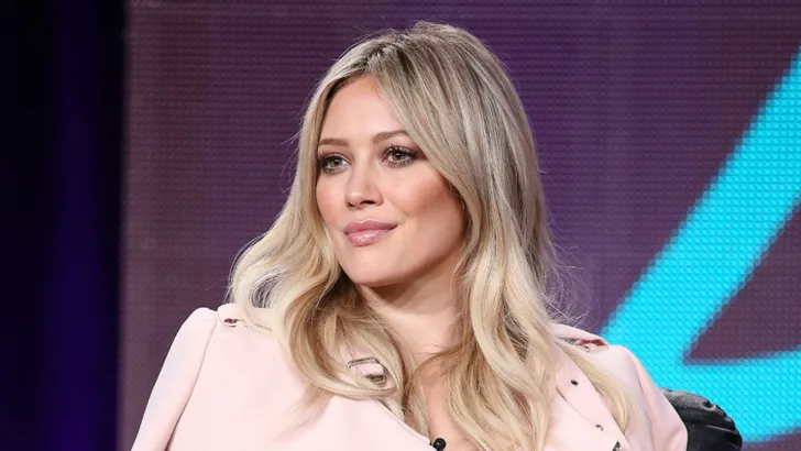 Hilary's nieuwe song en reünie