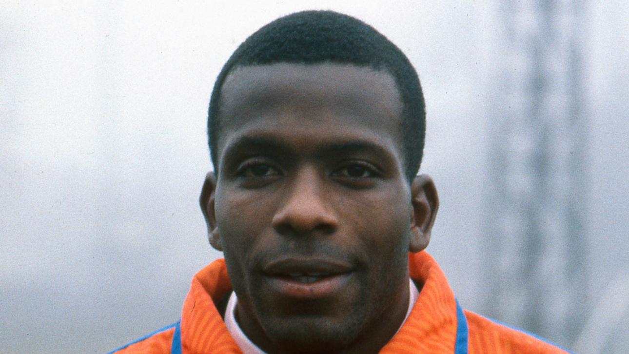 Stanley Menzo 'Ik had mijn plek in Oranje moeten claimen' Panorama