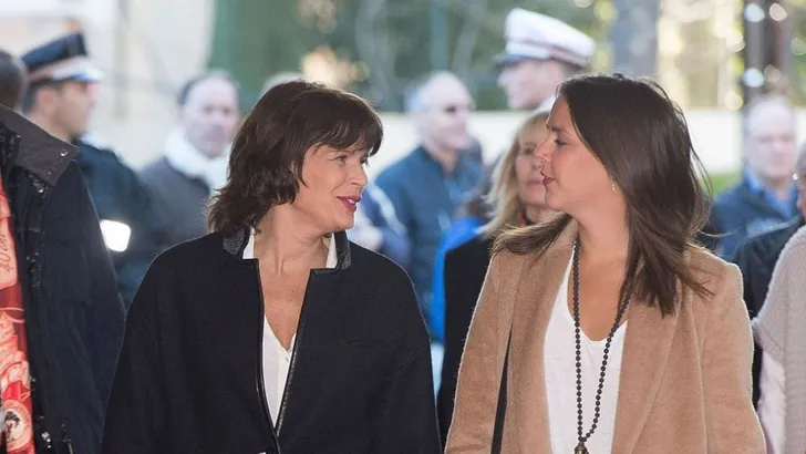 Prinses Stéphanie schrijft lief afscheidsbriefje aan dochter  
