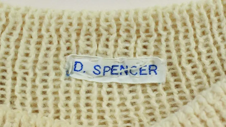 Te koop: oude trui van prinses Diana