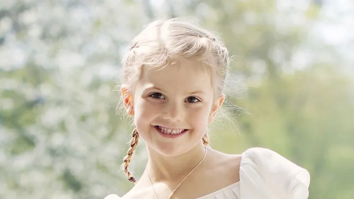 Zien: adorable buitelende prinses Estelle!