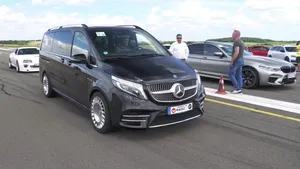 VIDEO: Mercedes V-klasse met 585 pk V8 doet dragrace