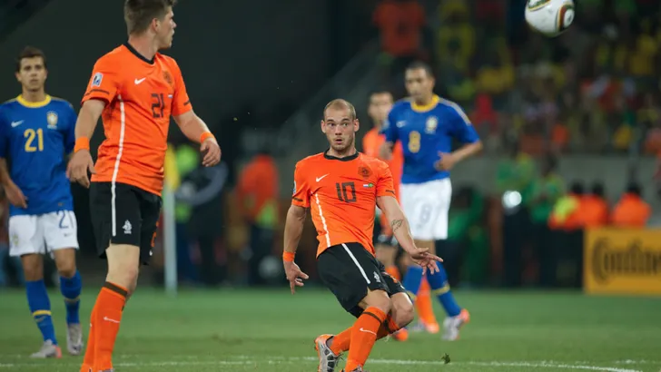 Wesley Sneijder, de meester van de dieptepass, zoals hier tegen Brazilië.